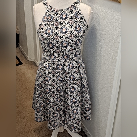 Juniors  Fit & Flare Dress   Size  M - Picture 1 of 6